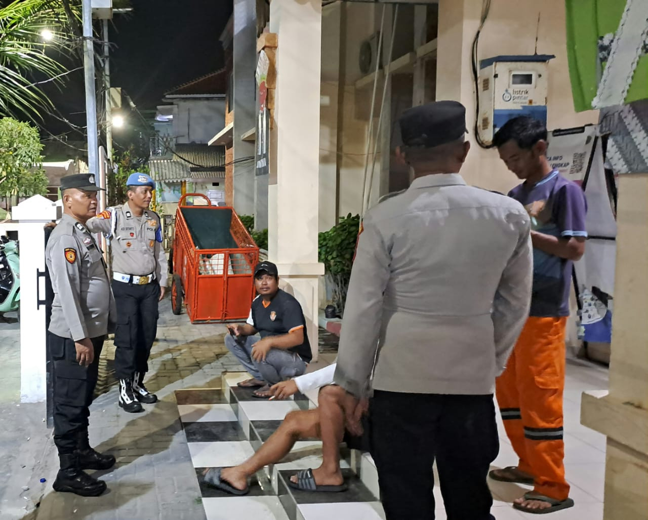 Patroli Malam Humanis di Pulau Seribu Utara, Polisi Ajak Warga Ciptakan Lingkungan Kondusif Jelang Nataru