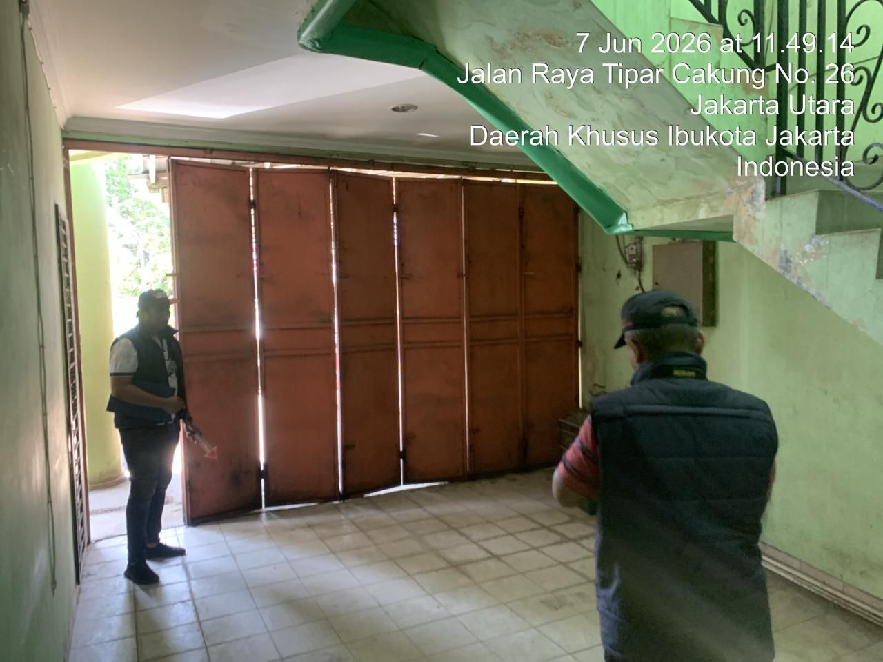 Respon Cepat 110, Polisi Olah TKP Pencurian Pajero Sport di Cilincing