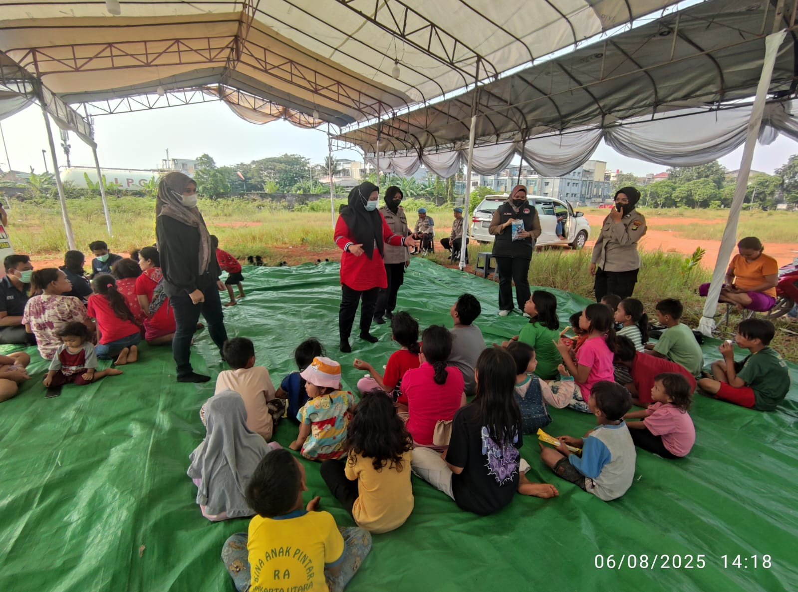 Polda Metro Beri Trauma Healing ke Korban Kebakaran di Penjaringan