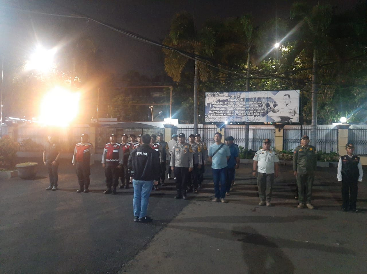 Jaga Jakarta, Jaga Lingkungan: Polsek Metro Penjaringan Gelar Apel KRYD Antisipasi Tawuran dan Kejahatan Jalanan