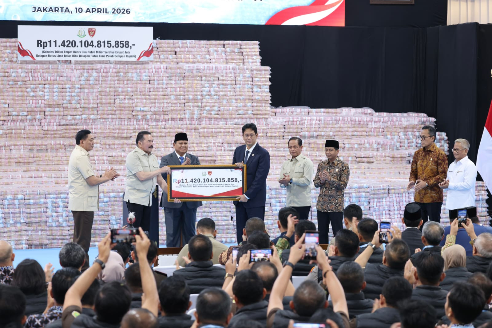 Negara Amankan Rp11,42 T dari Penertiban Perkebunan dan Tambang Ilegal, Prabowo: Kerja yang Tak Mudah