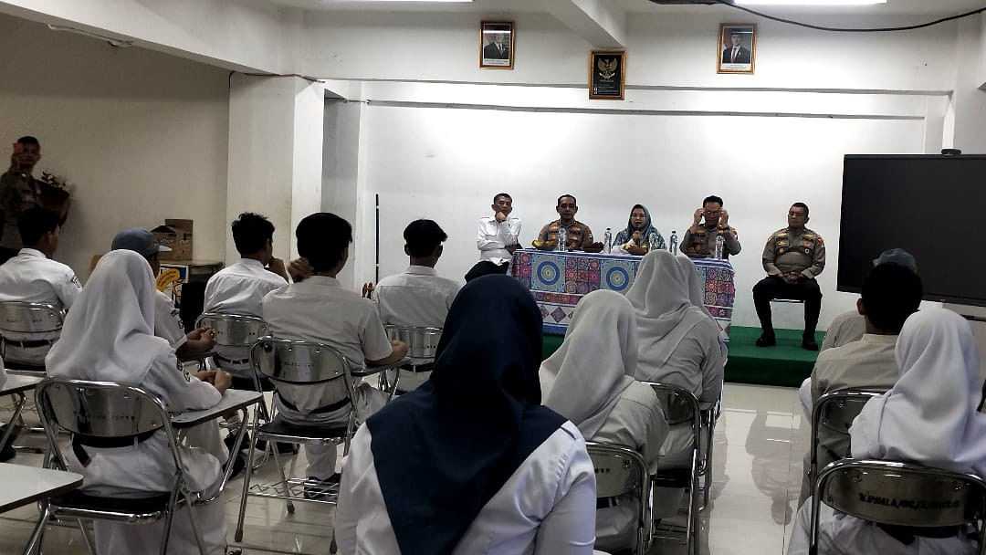 Selamatkan Masa Depan Dari Sekarang, Kapolsek Bekasi Selatan Ajak Pelajar Jauhi Tawuran dan Narkoba