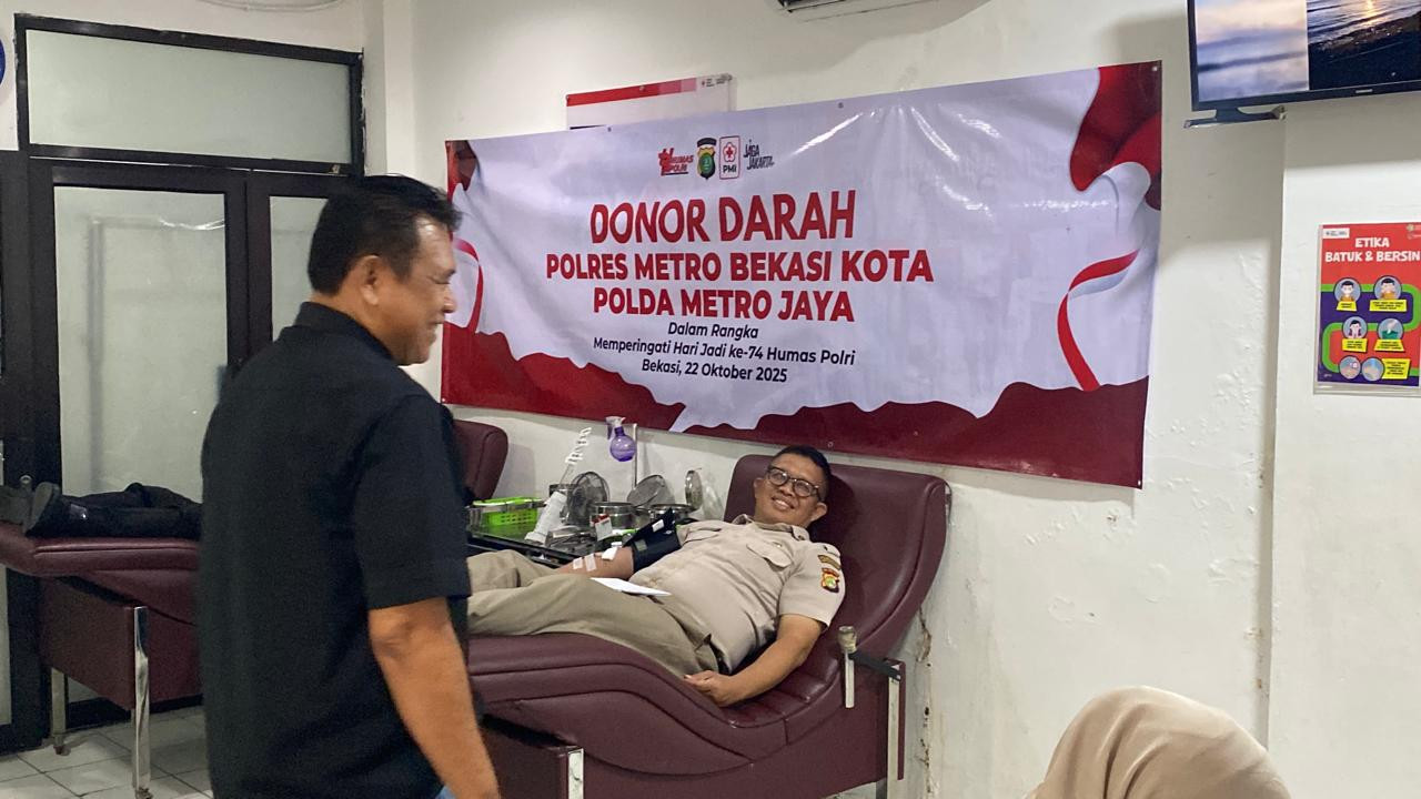 HUT ke-74 Humas Polri, Polres Metro Bekasi Kota Gelar Donor Darah Bersama PMI