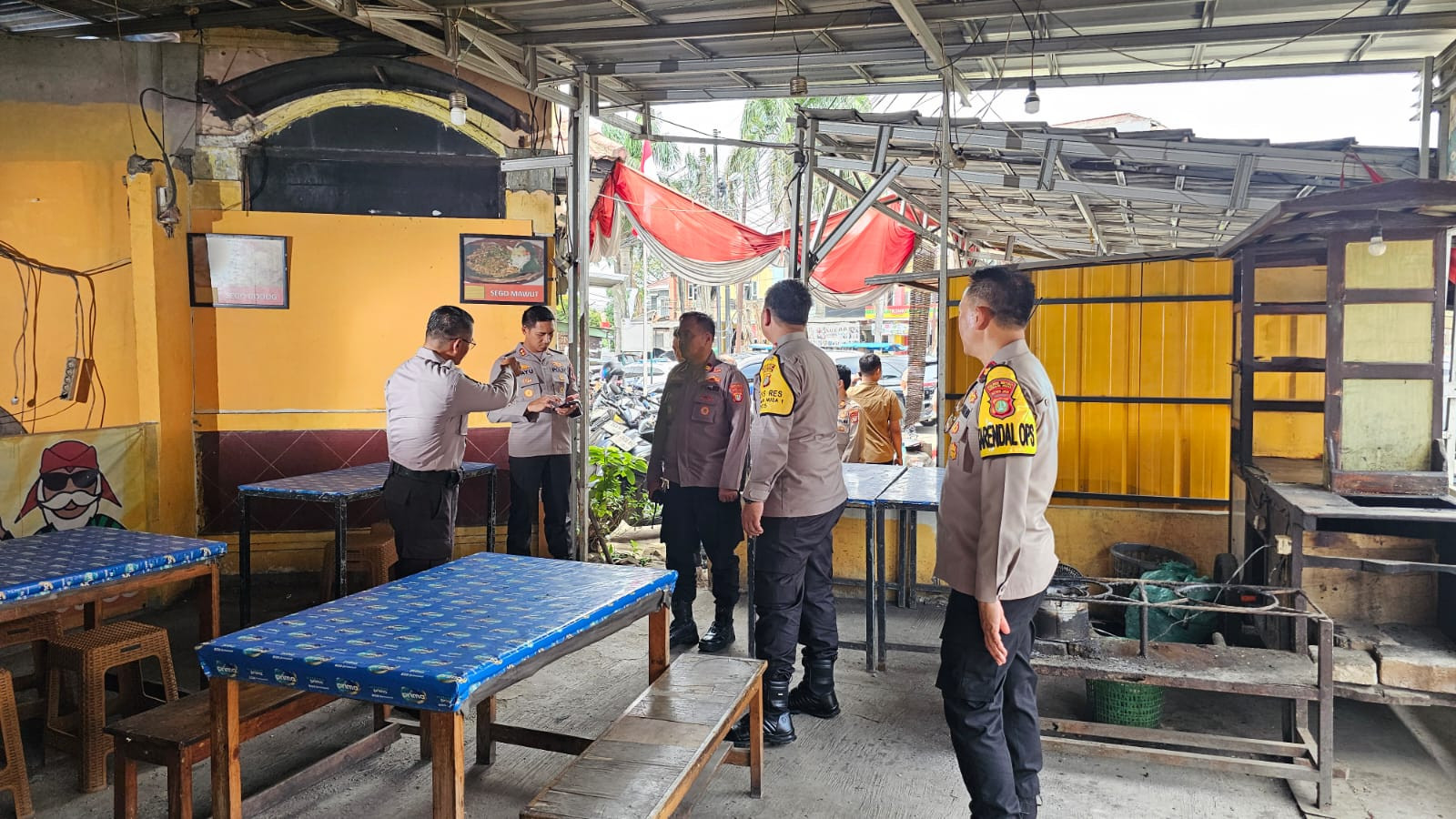 Kapolres Metro Bekasi Kota Tinjau Pos Polisi Harapan Indah dan THB