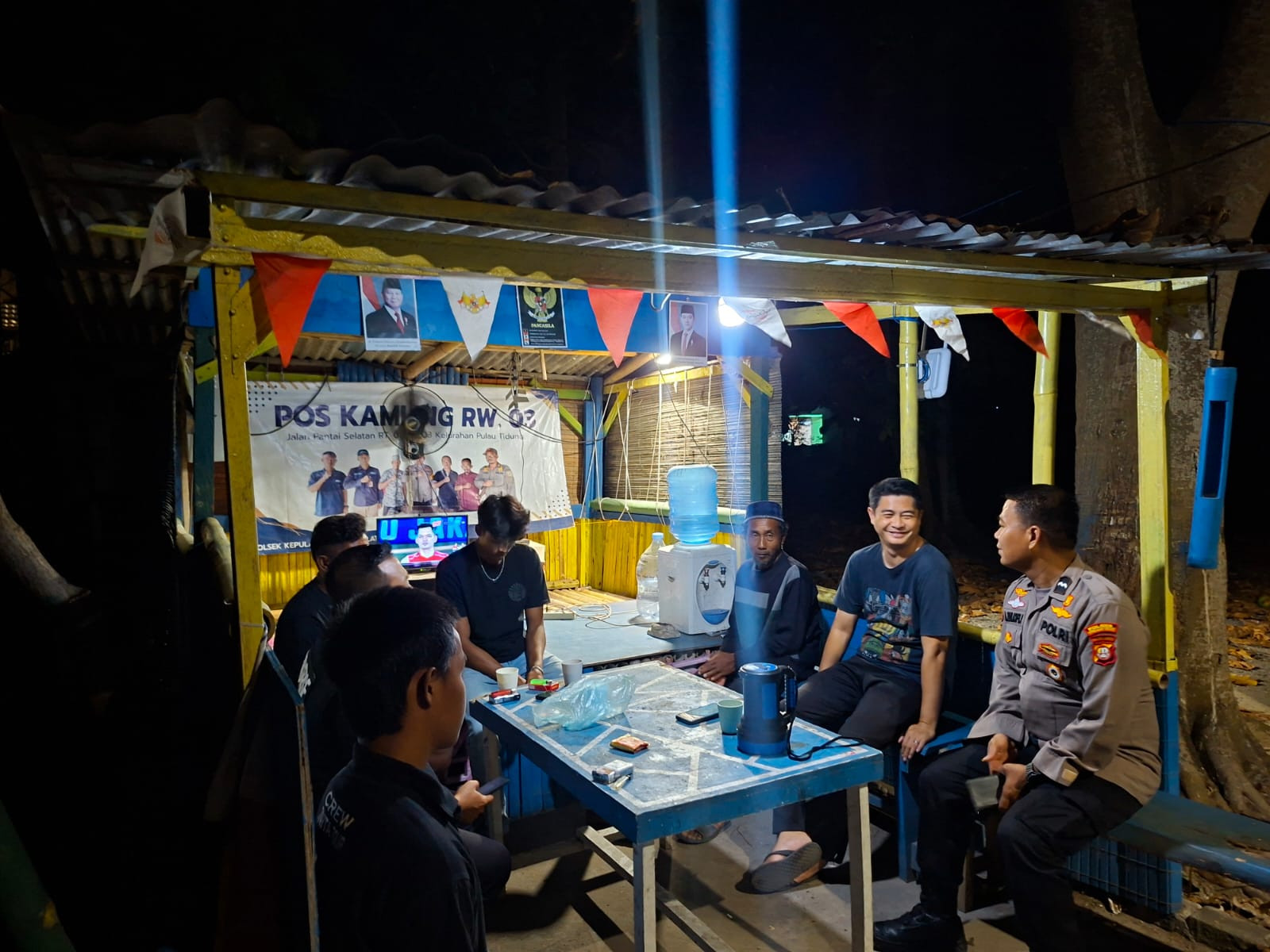 Patroli Malam Jakarta On The Spot, Polsek Kepulauan Seribu Selatan Perkuat Pelayanan Melalui Sosialisasi Layanan Polisi 110