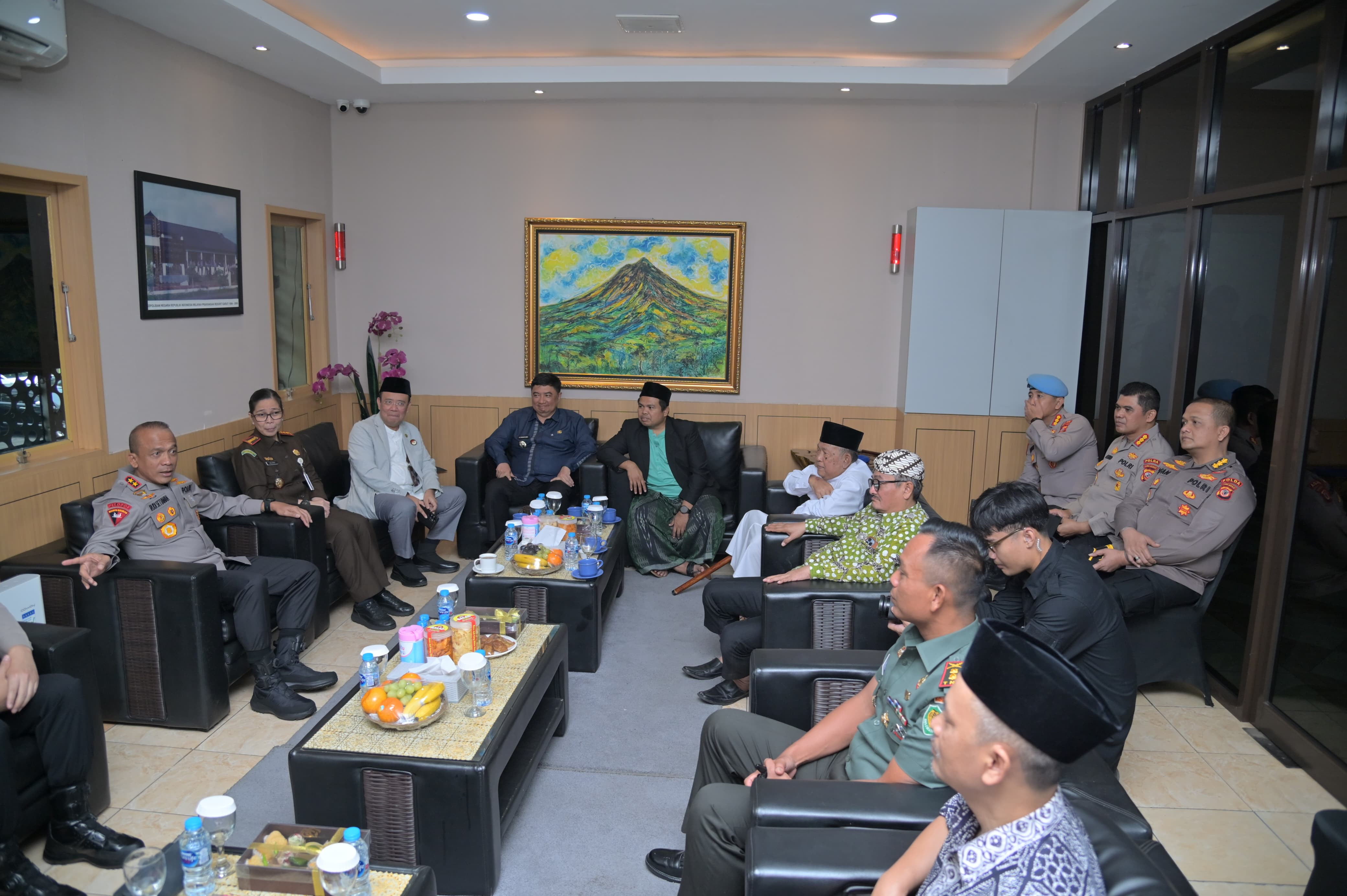 Kapolda Jabar Kunjungi Polres Garut Tekankan Profesionalisme dan Pengabdian Kepada Masyarakat