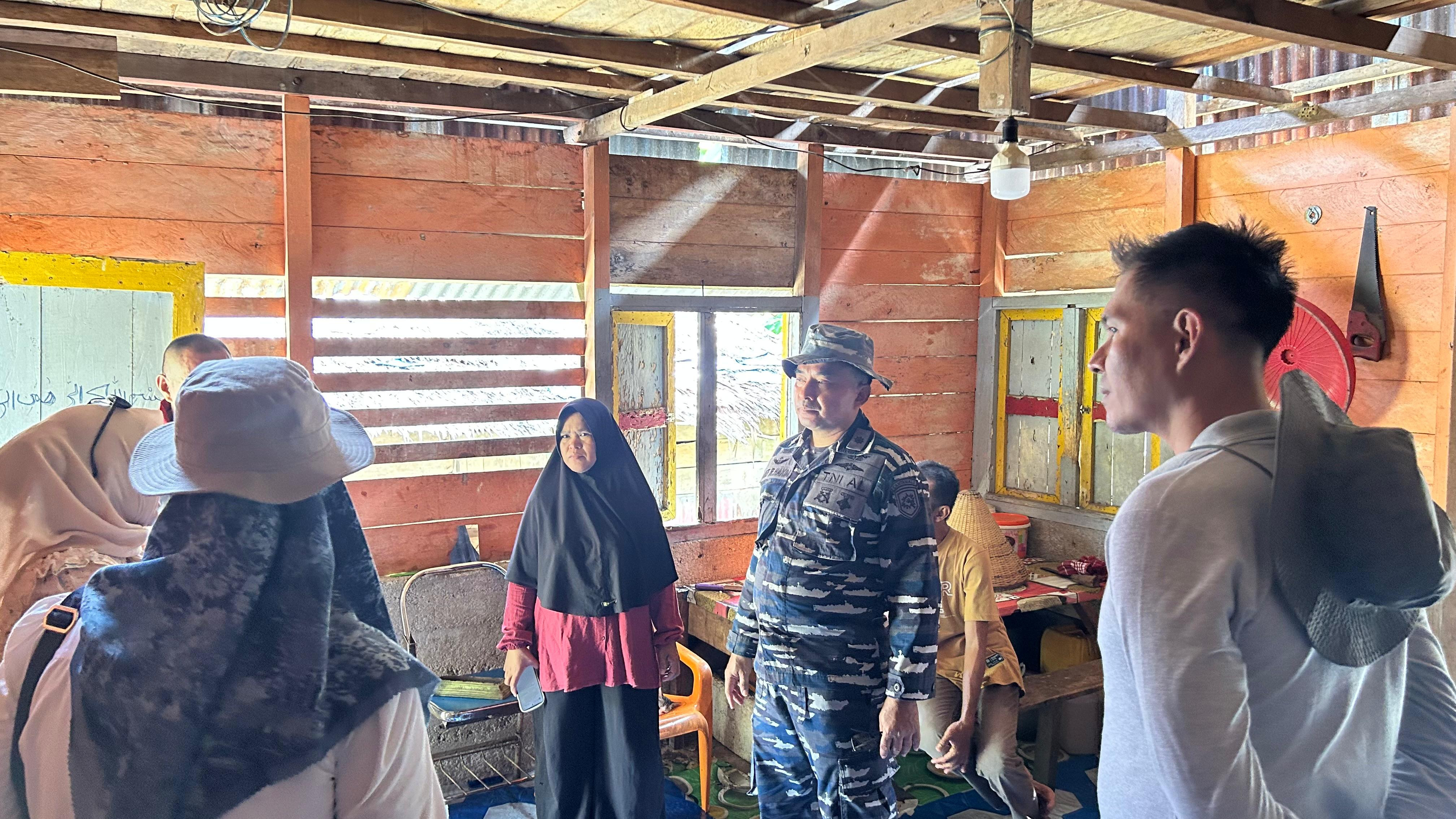 Danlanal Simeulue dan Korwil MBG Kabupaten Simeulue Tinjau Lokasi Rencana Pembangunan Dapur Makan Bergizi Gratis di Desa Pulau Siumat