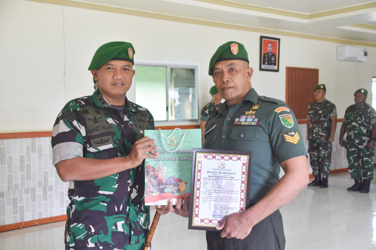 Dandim 1710/Mimika Pimpin Acara Tradisi Korps Pindah Satuan dan Purna Tugas