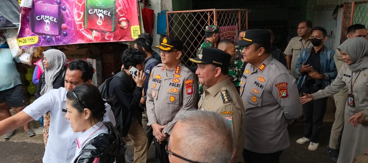 Kapolres Metro Jakut Gelar Pengamanan Gubernur DKI Jakarta, Tinjau Pengerukan Kali Cakung Lama di Cilincing