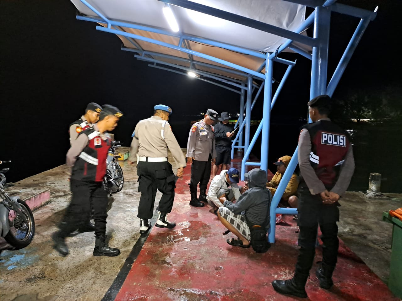 Patroli Malam Perintis Presisi Polsek Kepulauan Seribu Utara Antisipasi Premanisme dan Kenakalan Remaja