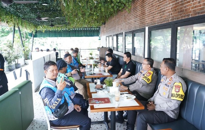Kapolres Metro Jakarta Utara Ajak Komunitas Ojol Kelapa Gading Jaga Kondusivitas Wilayah
