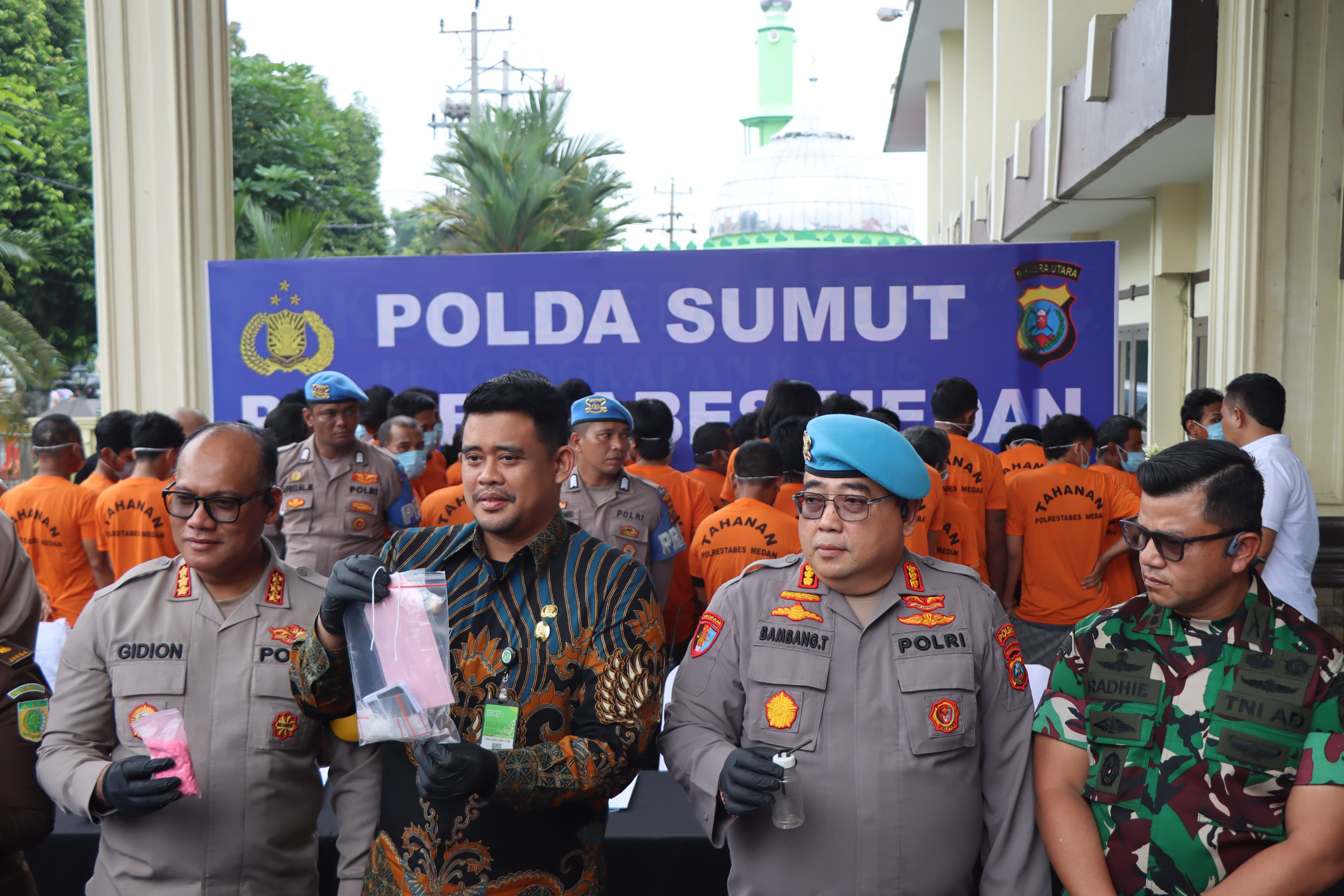 Sinergitas TNI-Polri, Gerebek 2 Sarang Narkoba di Medan