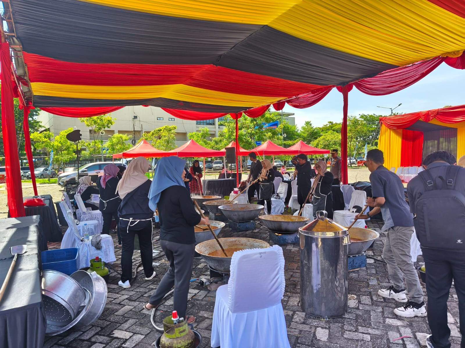 Polri Dukung Pemulihan Pascabanjir di Padang Melalui Kegiatan “Marandang, Pariwisata Pulih Bersama”