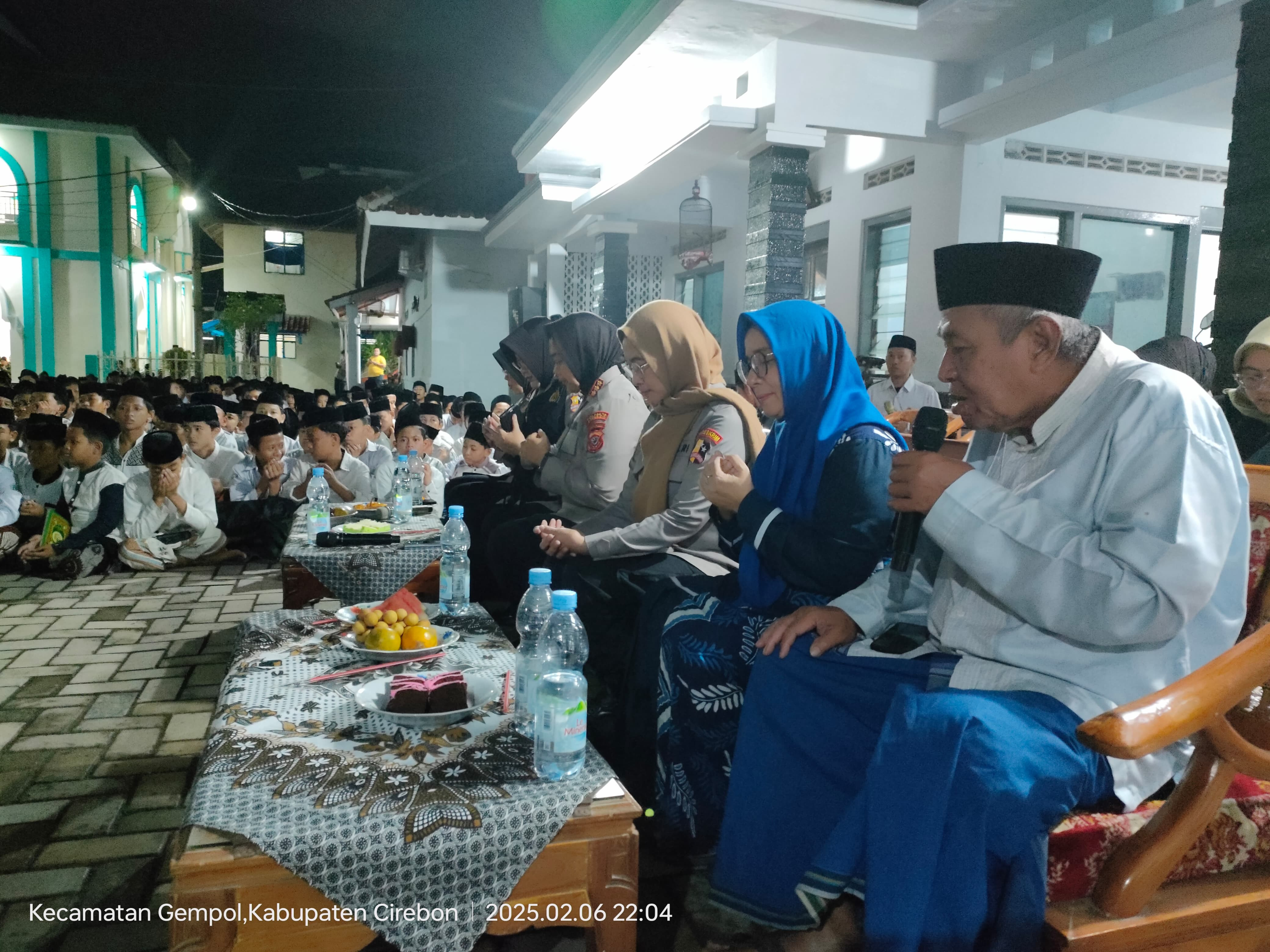 Kampanye “Rise and Speak” di Pondok Pesantren Kempek: Upaya Pencegahan Kekerasan Seksual bagi Santri