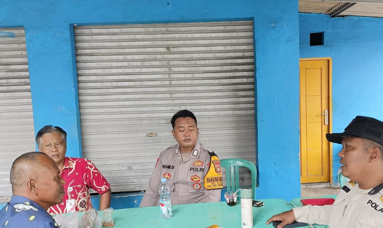 Bhabinkamtibmas Pulau Pari Sosialisasikan Layanan Darurat 110, Ajak Warga Bersama Jaga Jakarta