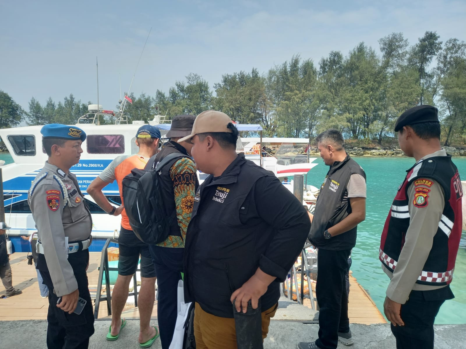 Jakarta On The Spot, Polres Kepulauan Seribu Perkuat Pelayanan Humanis di Dermaga dan Sosialisasikan Layanan Polisi 110