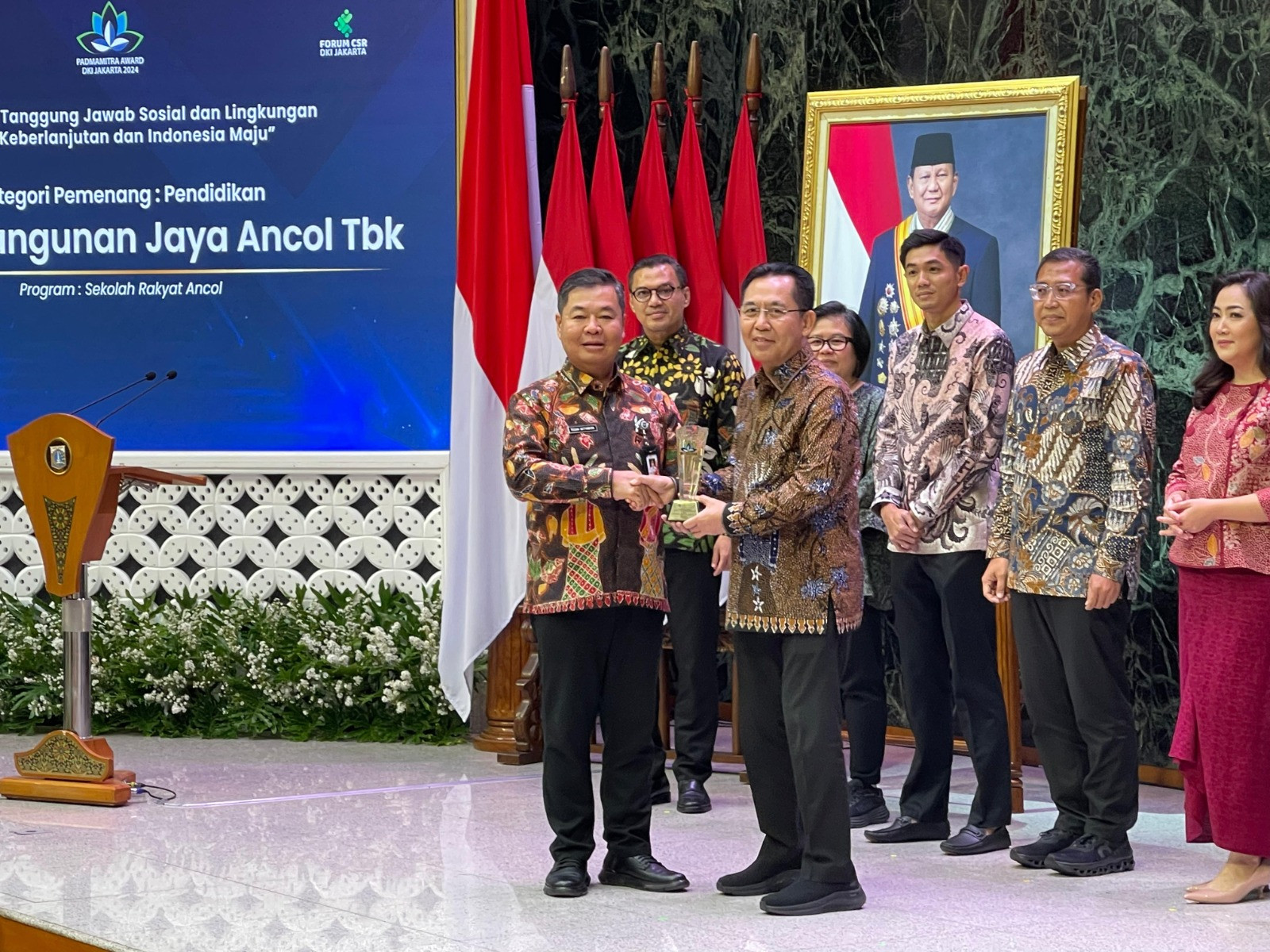 PT Pembangunan Jaya Ancol Raih Padmamitra Award DKI Jakarta 2024 untuk Program Sekolah Rakyat Ancol