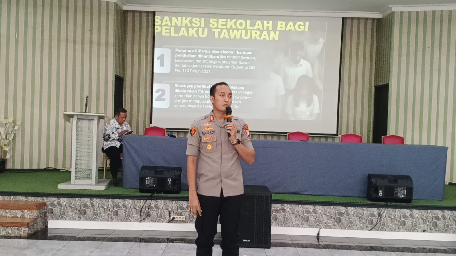 Polsek Metro Penjaringan Gelar Program Jaga Jakarta di SMKN 56 Pluit: Edukasi Hukum Bullying dan Tawuran