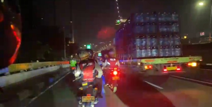 Tim Patroli Ditsamapta Polda Metro Jaya Amankan 3 Pemuda Diduga Bawa Celurit di Cideng