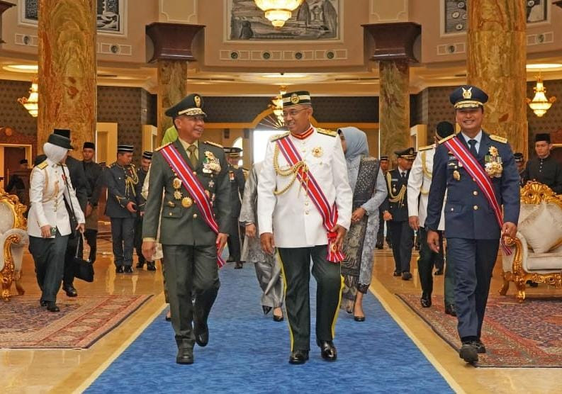 Panglima TNI Terima Penghargaan Kehormatan Tertinggi Dari Malaysia