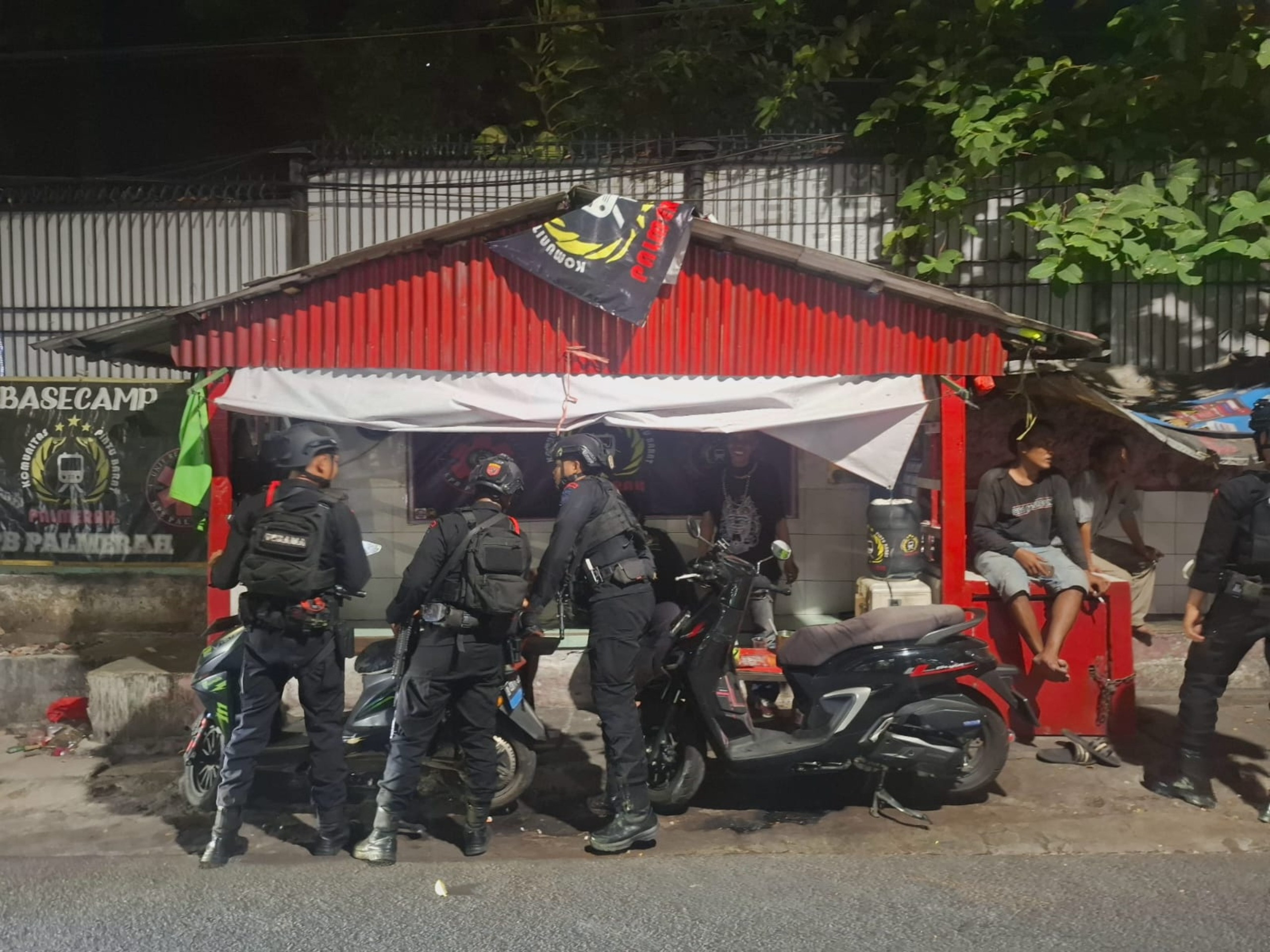 Jaga Jakarta, Brimob Polda Metro Jaya Gelar Patroli Dialogis Rayonisasi Ciptakan Rasa Aman di Tengah Masyarakat