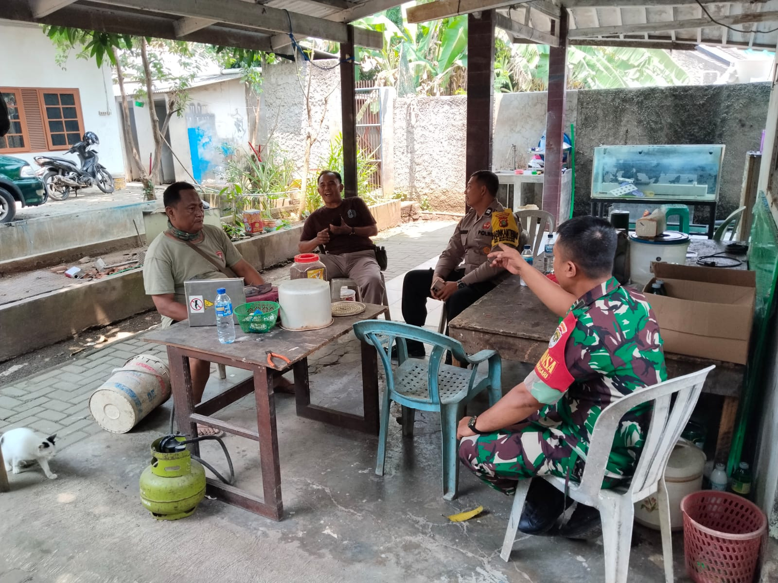 Dukung Program Pemerintah, Polsek Jatiasih Monitoring Sosialisasi Bantuan Bedah Rumah di Jatikramat