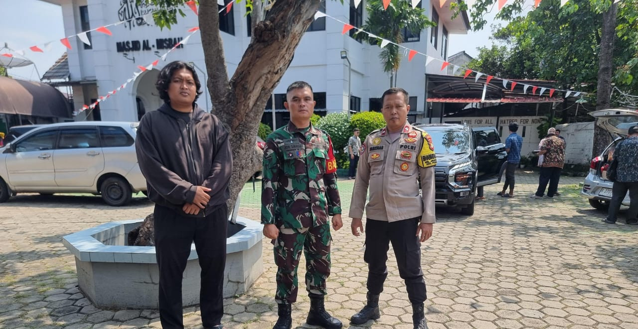 Amankan Sholat Jumat Jemaat Ahmadiyah, Polsek Pondok Gede Pastikan Situasi Kondusif