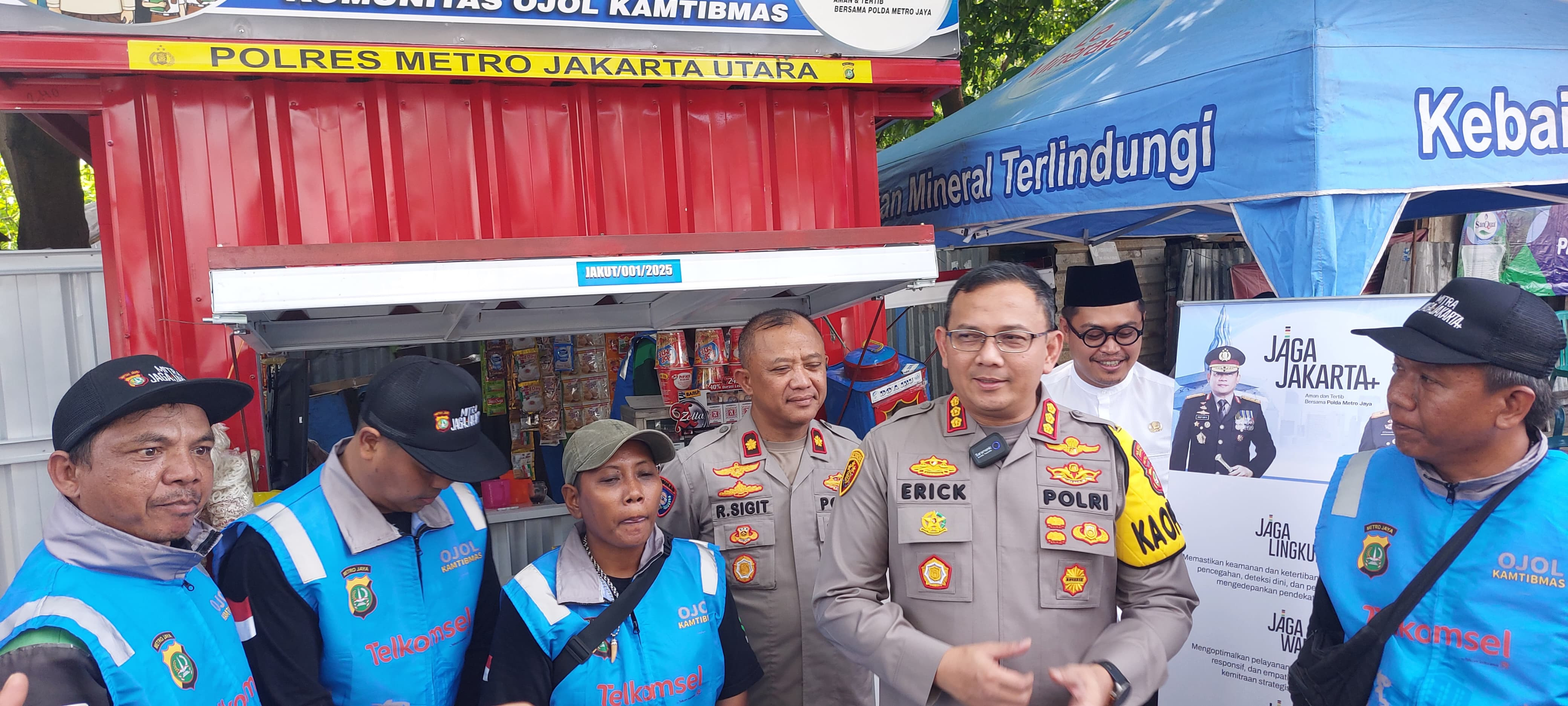 Kapolres Metro Jakarta Utara Launching Booth Container Ojol Mart di Tanjung Priok