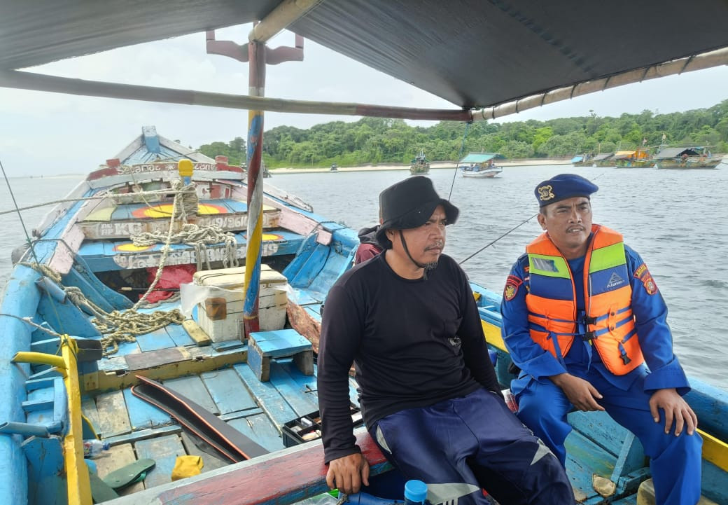 Satpolairud Polres Kepulauan Seribu Laksanakan Patroli Laut Dialogis, Himbau Nelayan Waspada Cuaca Buruk