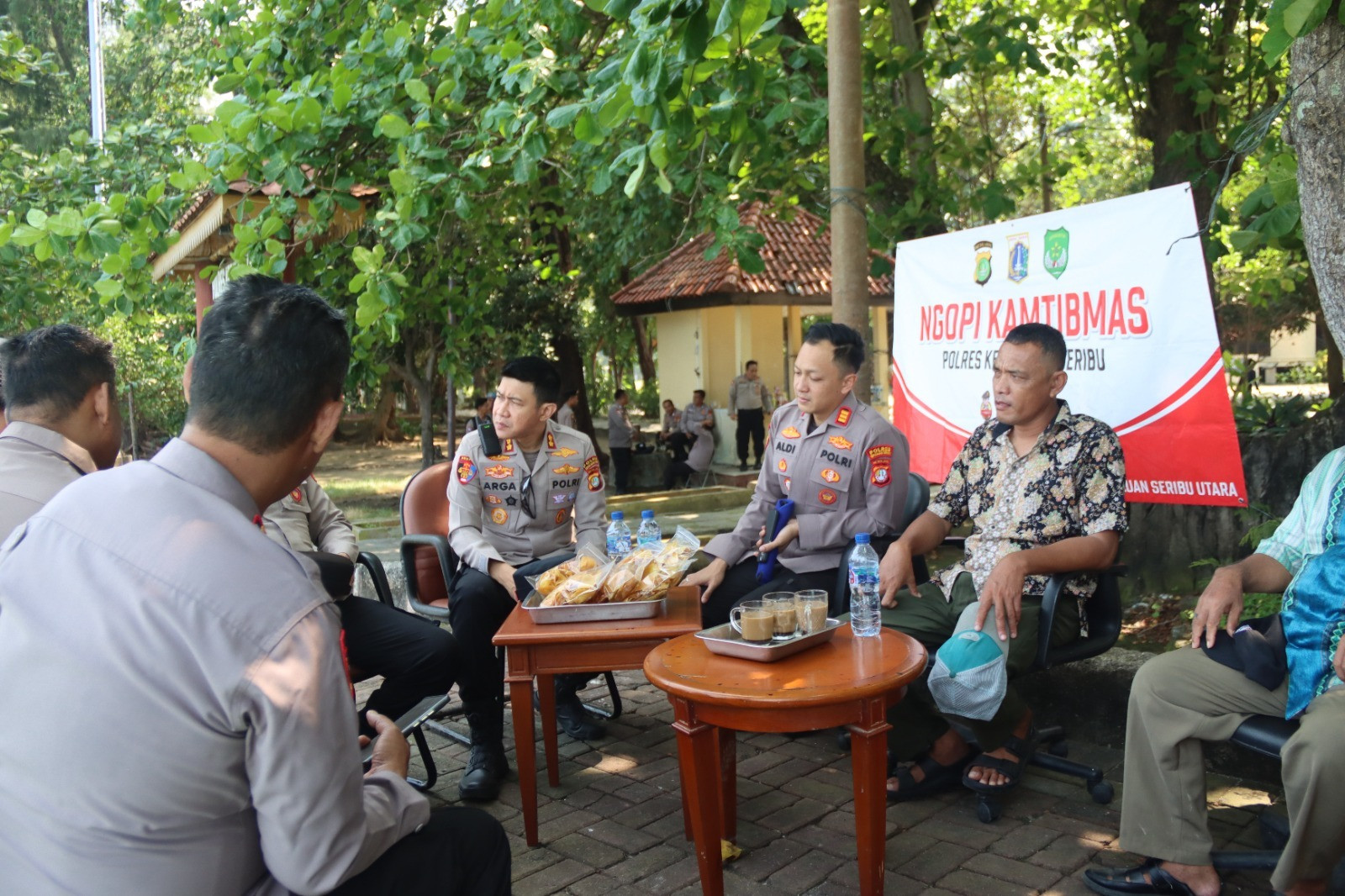 Kapolres Kepulauan Seribu Gelar Ngopi Kamtibmas Bersama Tokoh Agama dan Masyarakat di Pulau Karya