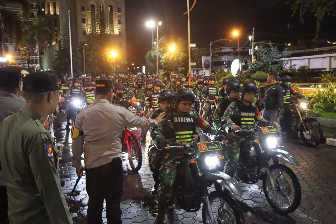 Patroli Skala Besar Gabungan TNI-Polri Sukses Amankan Malam Tahun Baru Imlek di Medan