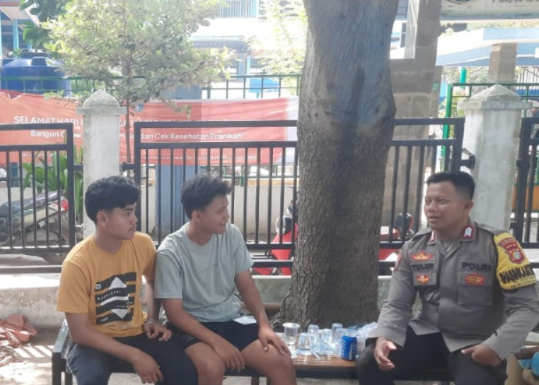 Bhabinkamtibmas Pulau Lancang Sambangi Remaja, Ajak Cegah Kenakalan dan Bentuk Karakter Positif