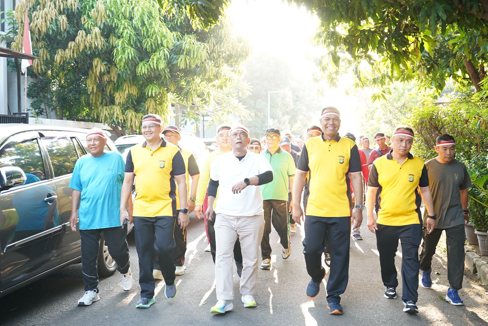 Kapolres Metro Jakut & Forkopimko Meriahkan HUT ke-80 RI di RW 020 Sunter Agung dengan Jalan Santai dan Lomba Rakyat