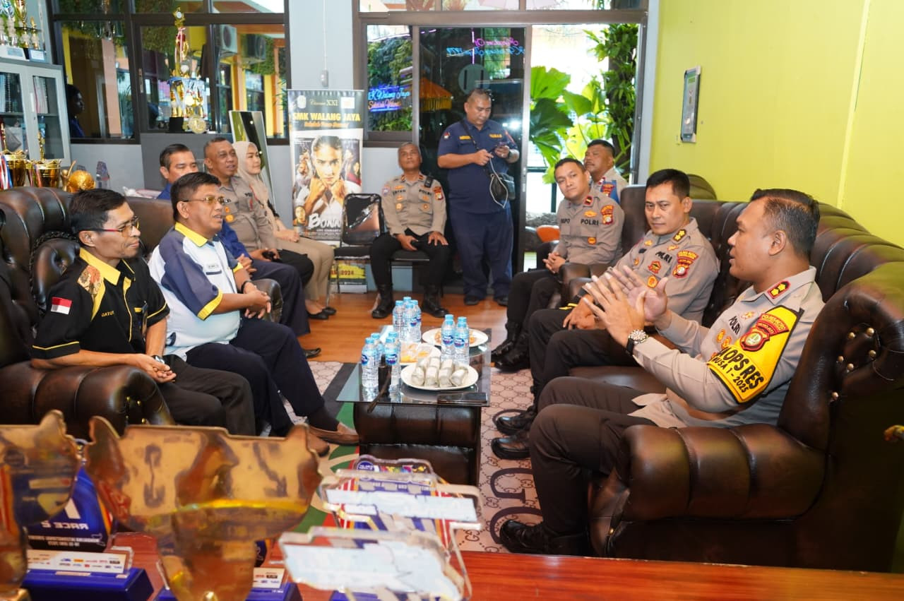 Wakapolres Metro Jakut Ajak Pelajar SMK Walang Jaya Jadi Generasi Tangguh, Jauhi Tawuran dan Narkoba