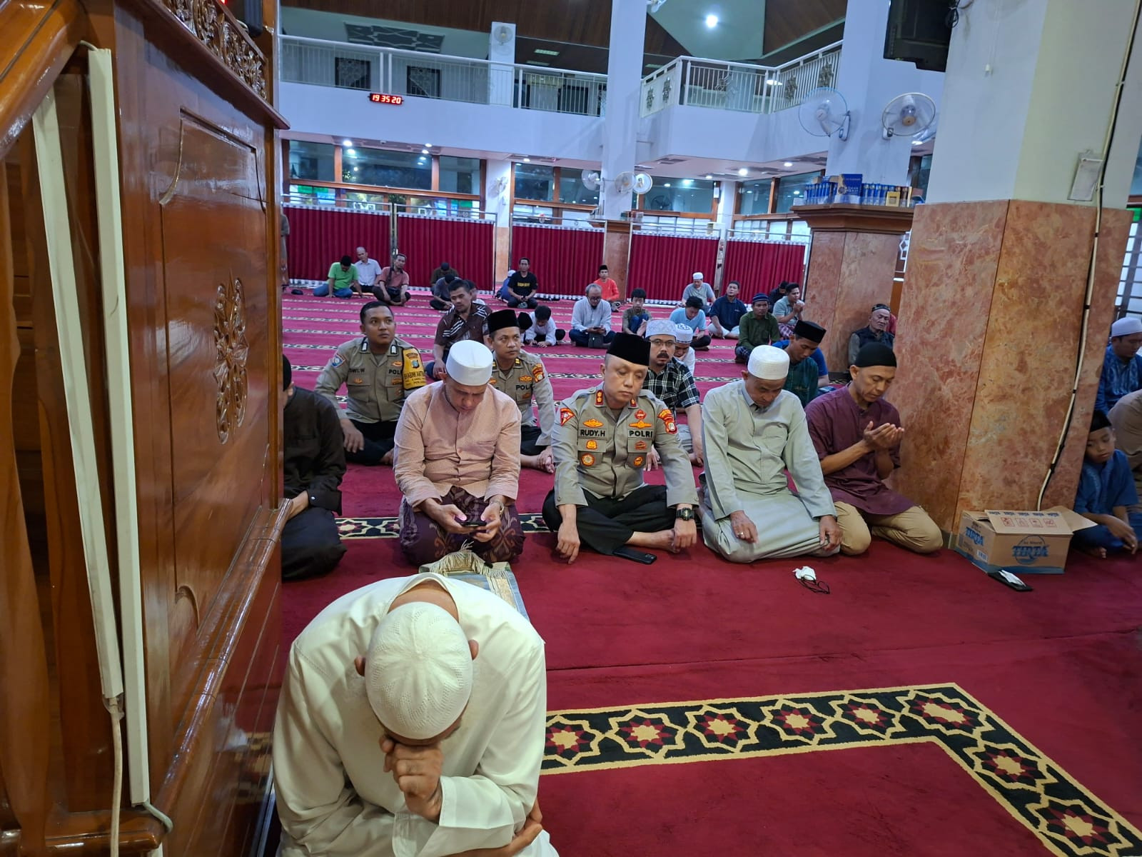 Polres Metro Jakut  Tarling di Pluit Gaungkan Pesan Cegah Tawuran dan Ajak Warga Jaga Lingkungan