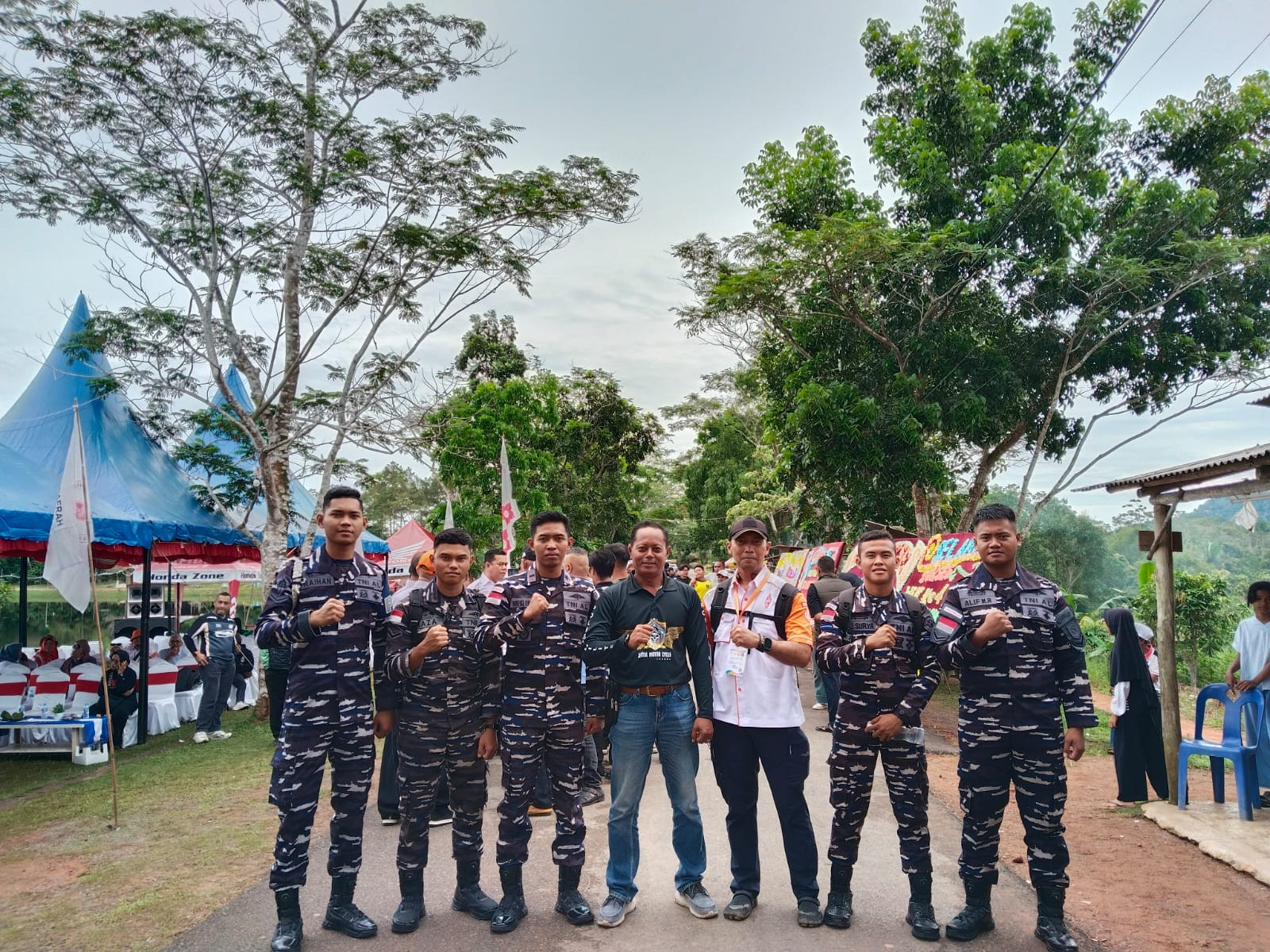 Prajurit Lanal Bintan Ikuti Tracking Gunung Bintan dlDalam Rangka HUT ORARI Ke-4