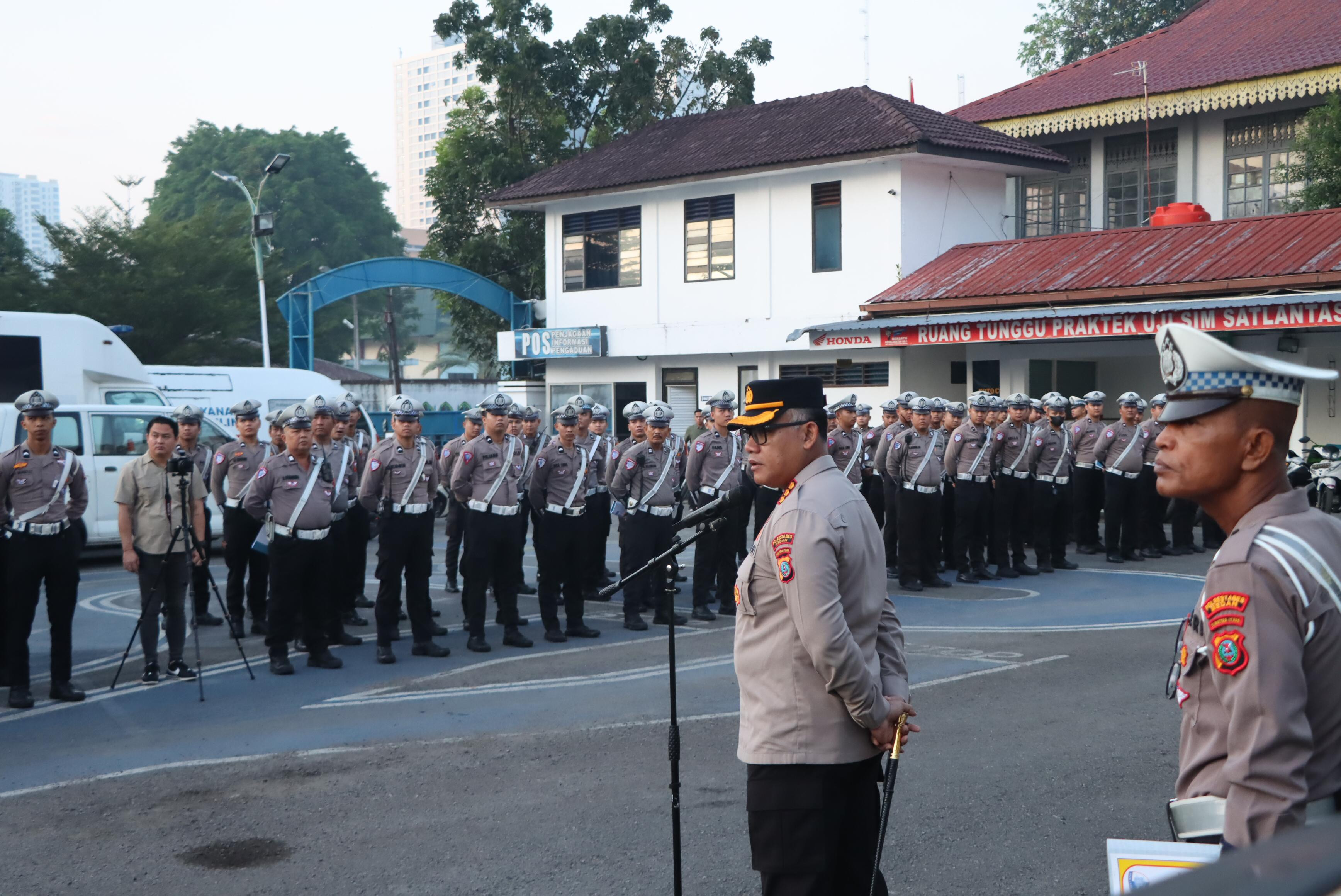 Beri Arahan Ke Polantas, Kombes Gidion : Anda Salah Satu Etalase Polri Yang Friendly