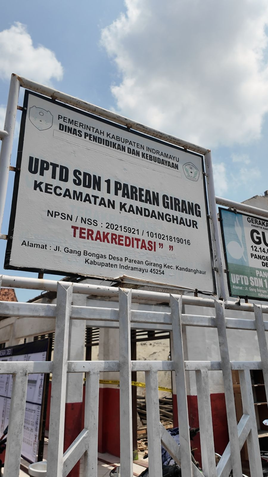 Menengok Proses Revitalisasi Kelas di SDN 1 Parean Girang Indramayu: Ruang Kelas Dibongkar, Atap Diganti