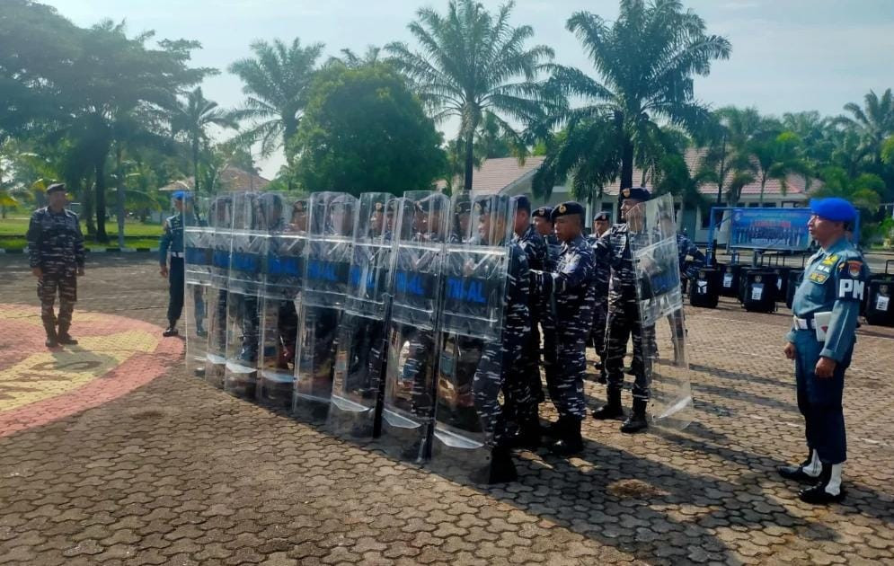 Asah Kemampuan Prajurit, Lanal Bengkulu Gelar Latihan Penanggulangan Huru Hara (PHH)