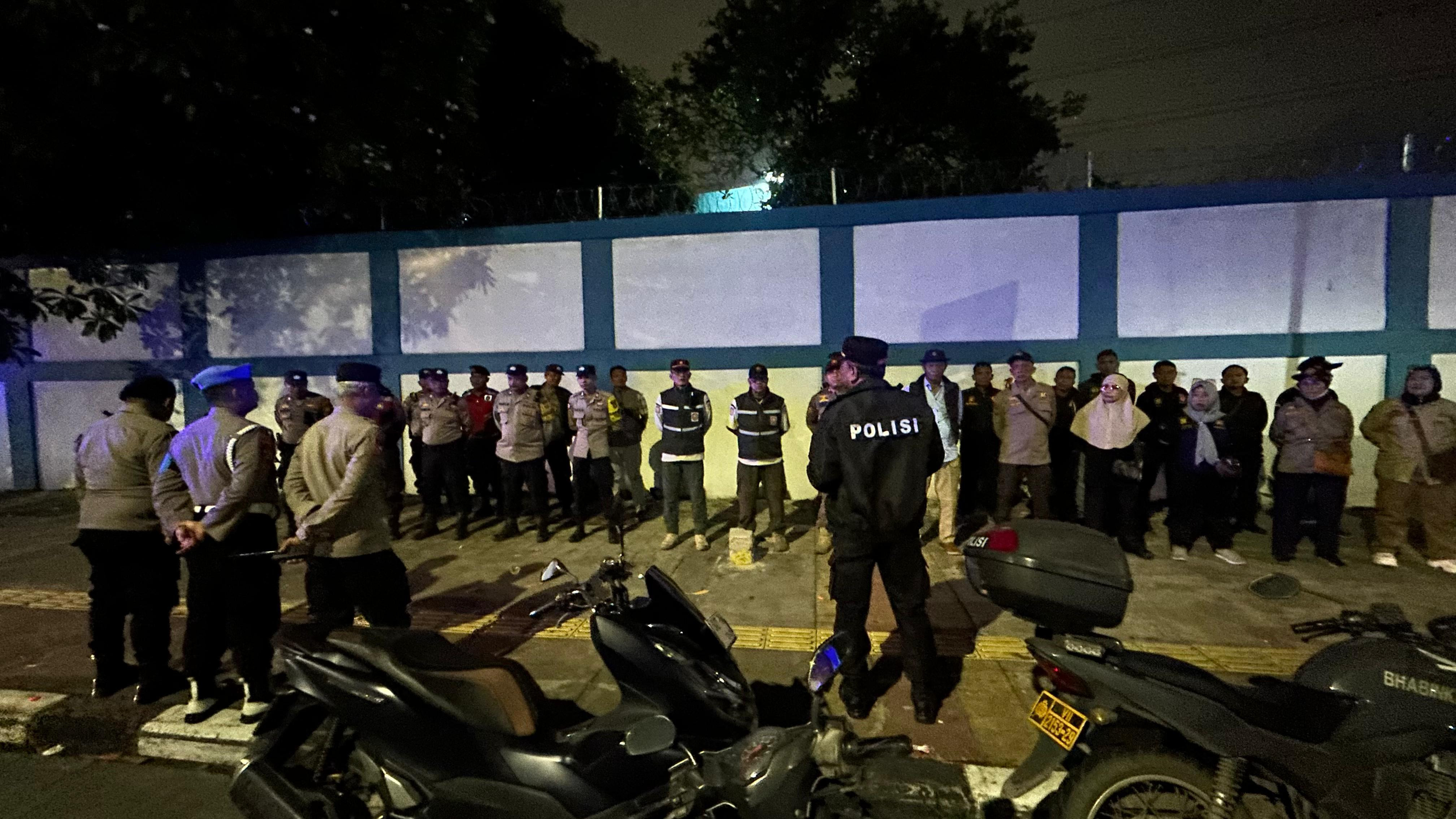 Patroli KRYD Polsek Koja Jaga Kondusivitas Wilayah, Cegah Tawuran dan Premanisme Dini Hari