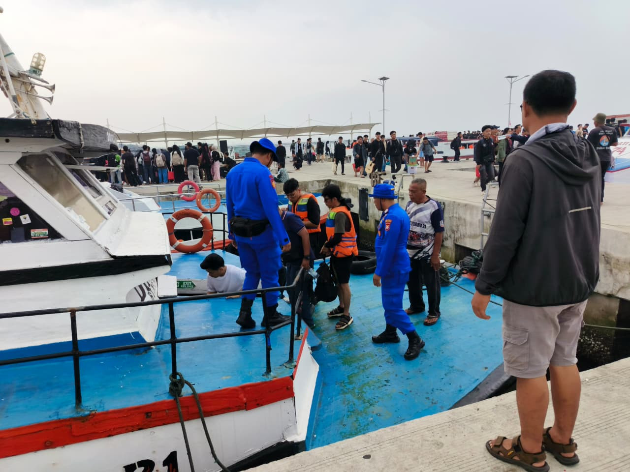 Satpolairud Polres Kepulauan Seribu Gelar Jakarta On The Spot, Ajak Nelayan Tingkatkan Keselamatan Melaut dan Manfaatkan Layanan Polisi 110