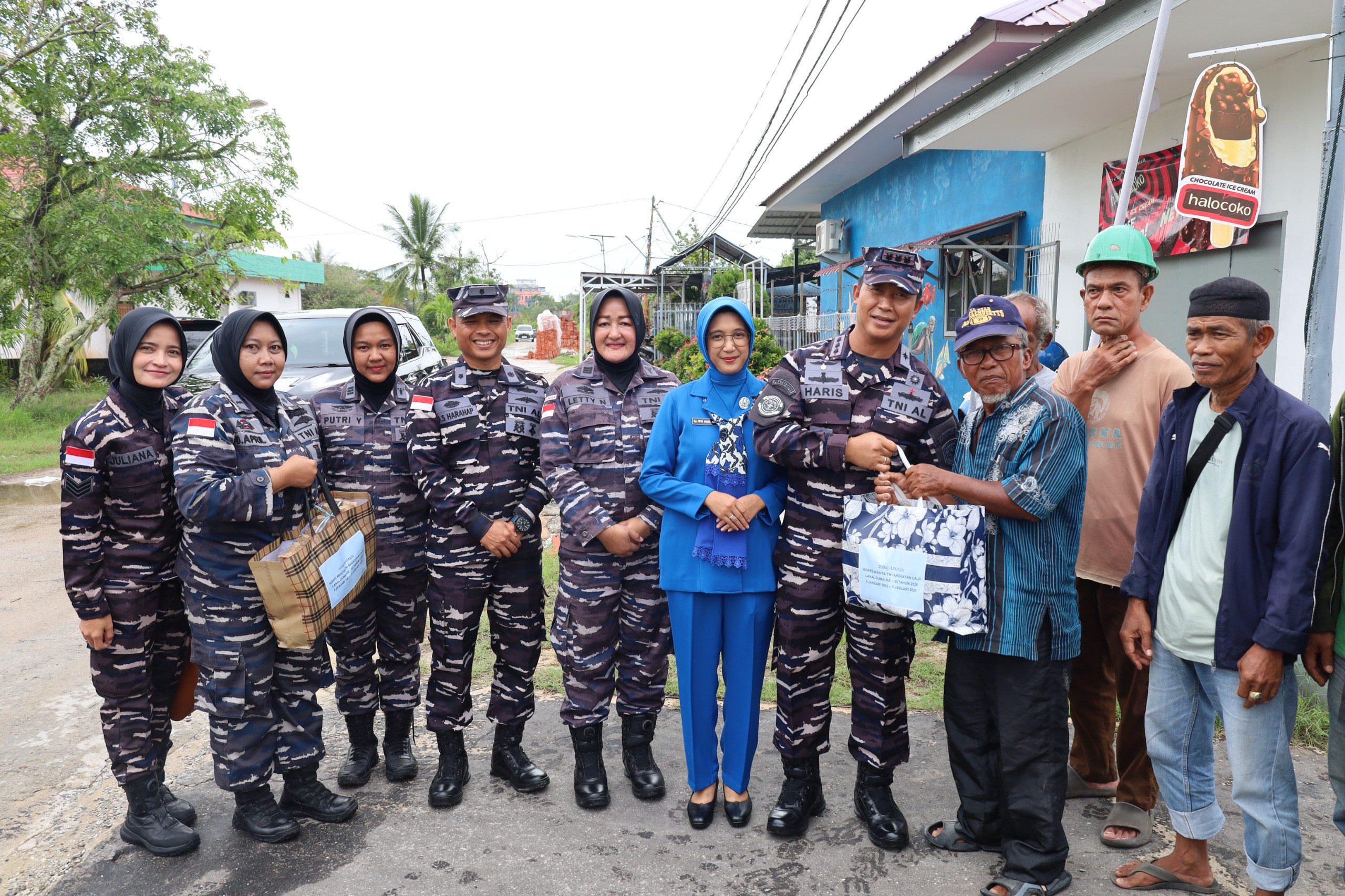 Tebar Kepedulian Sosial dan Kuatkan Jalinan Silaturahmi Warnai Peringatan HUT Ke-63 Kowal di Lanal Dumai