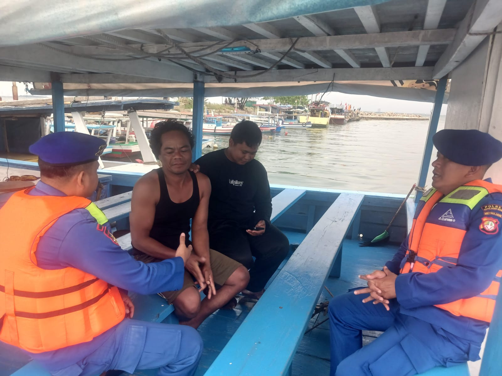 Satpolairud Polres Kepulauan Seribu Gelar Patroli Dialogis Laut, Antisipasi Kejahatan dan Jaga Kamtibmas