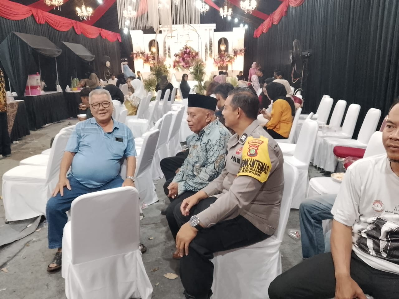 Jaga Keamanan Pemukiman, Bhabinkamtibmas Polsek Bantargebang Sambangi Warga Kampung Babakan Mustikasari