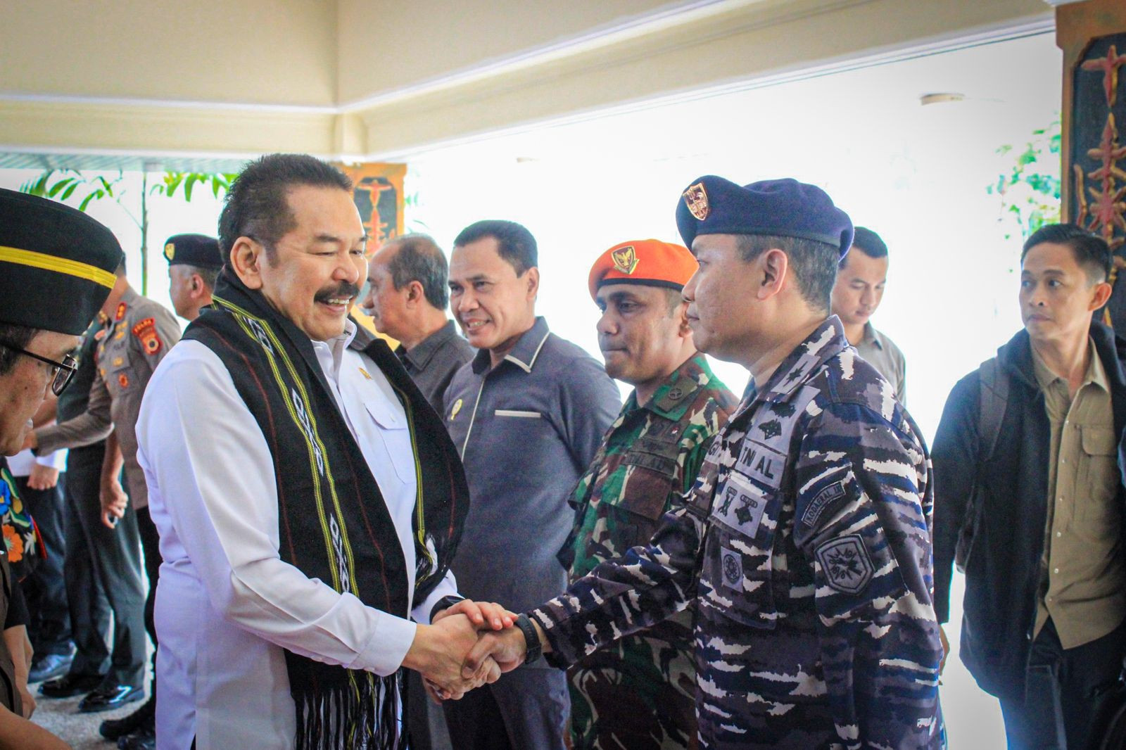 Dankodaeral IX Ambon Ikuti Penyambutan Kunjungan Kerja Jaksa Agung RI di Maluku