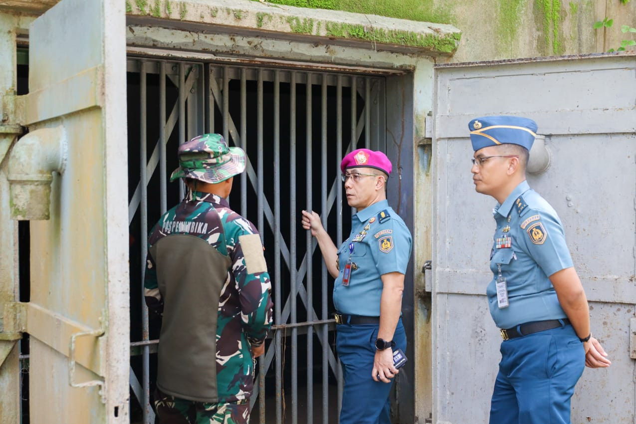 Danlantamal IX Didampingi Pejabat Utama Terima Audiensi Tim Safari Komlek Mabesal di Mako Lantamal IX Ambon