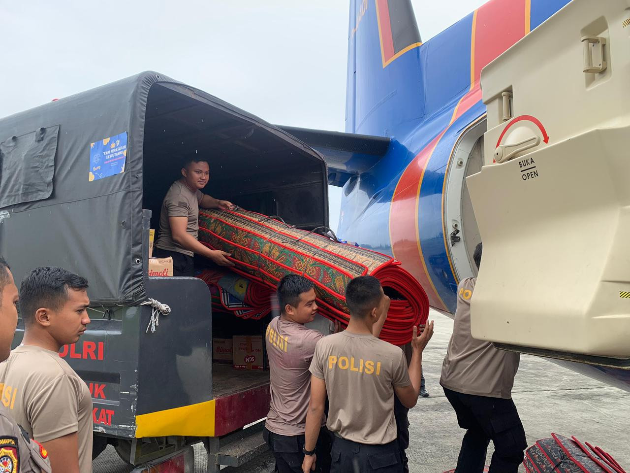 Polri Kembali Saluran 2,1 Ton Bantuan Logistik Ke Aceh Tengah