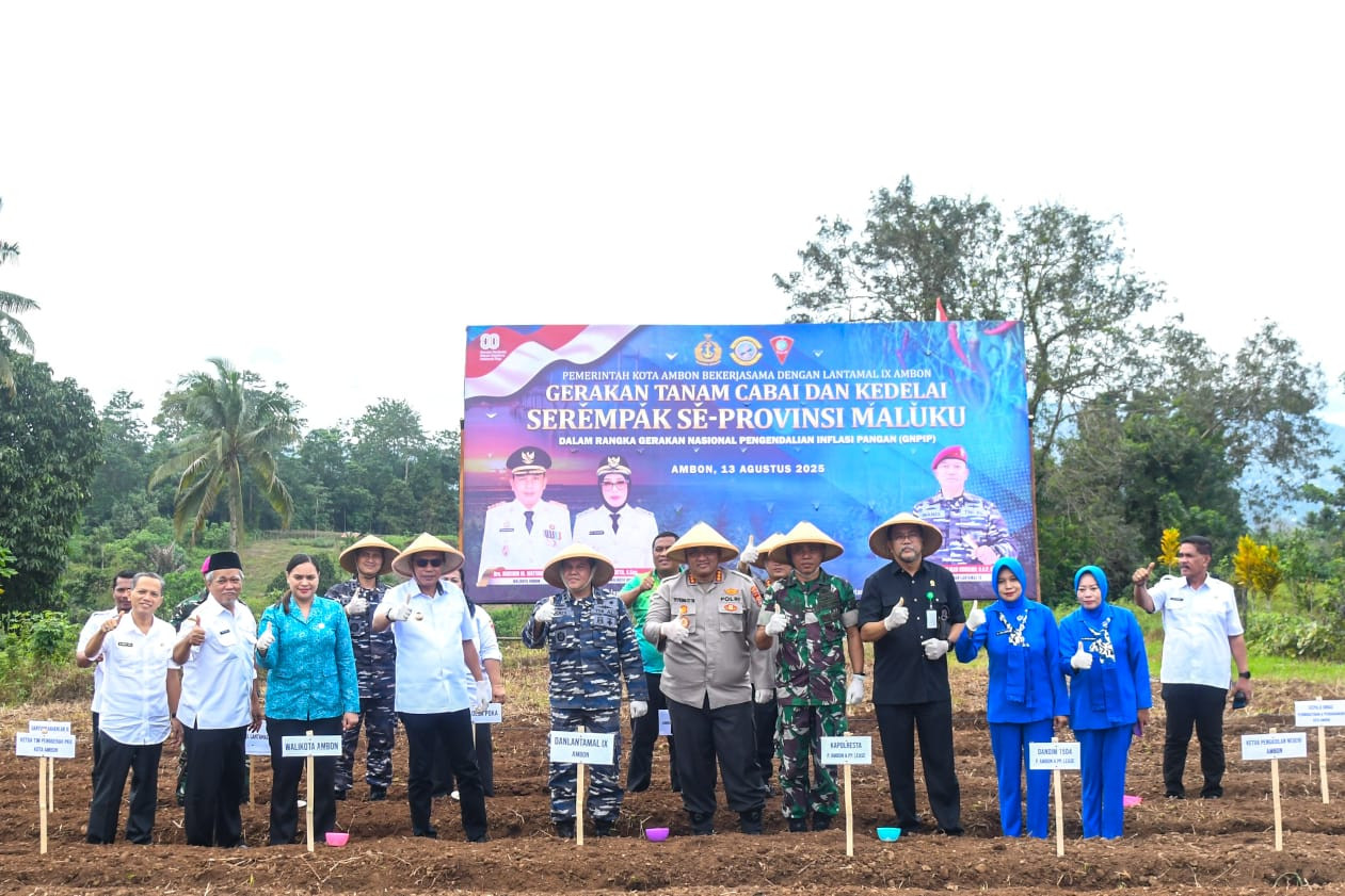 Sinergi Kodaeral IX Ambon, Pemerintah Daerah, dan Lintas Iinstansi Dorong Ketahanan Pangan Melalui Gerakan Tanam Serentak Cabai dan Kedelai