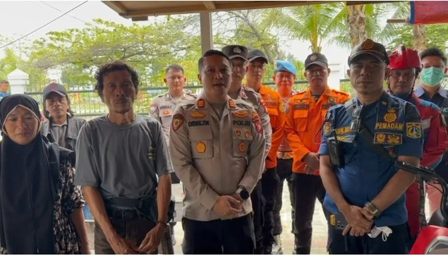 Detik-Detik Penyelamatan di Laut Utara Jakarta: KM Nabilah Bocor Dihantam Cuaca Buruk, Polisi Bergerak Cepat