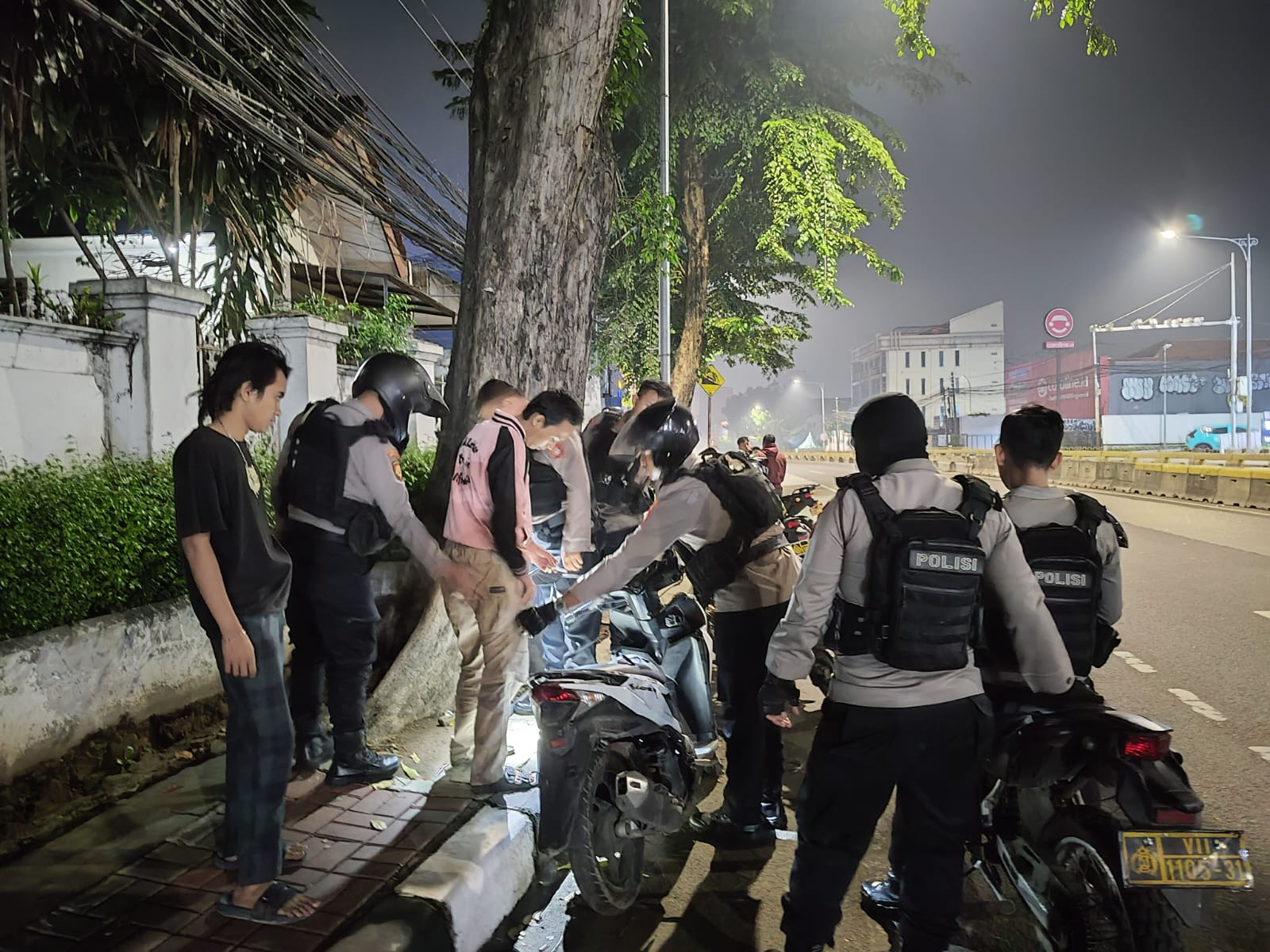 Tim Patroli Perintis Presisi Polres Metro Jakarta Selatan Berhasil Cegah Peredaran Narkoba dikalangan Remaja Dini Hari Tadi